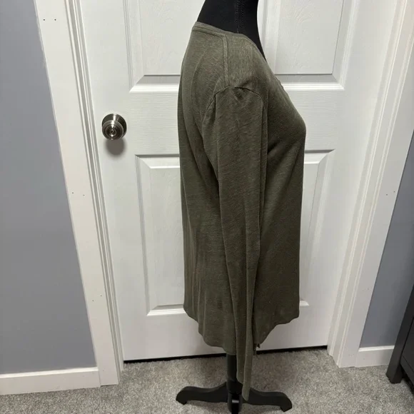 Rails Button Up Top - Picture 3 of 7